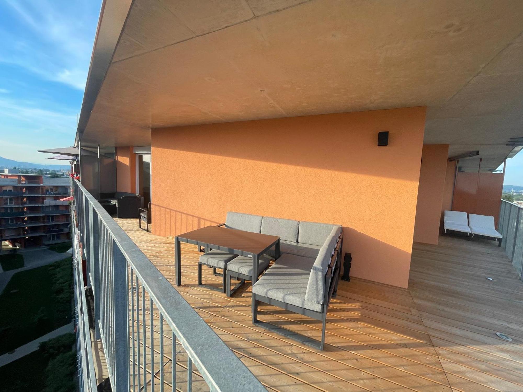 100 Qm Penthouse, Self-Check-In, 2 Parkplaetze Lejlighed Graz Eksteriør billede