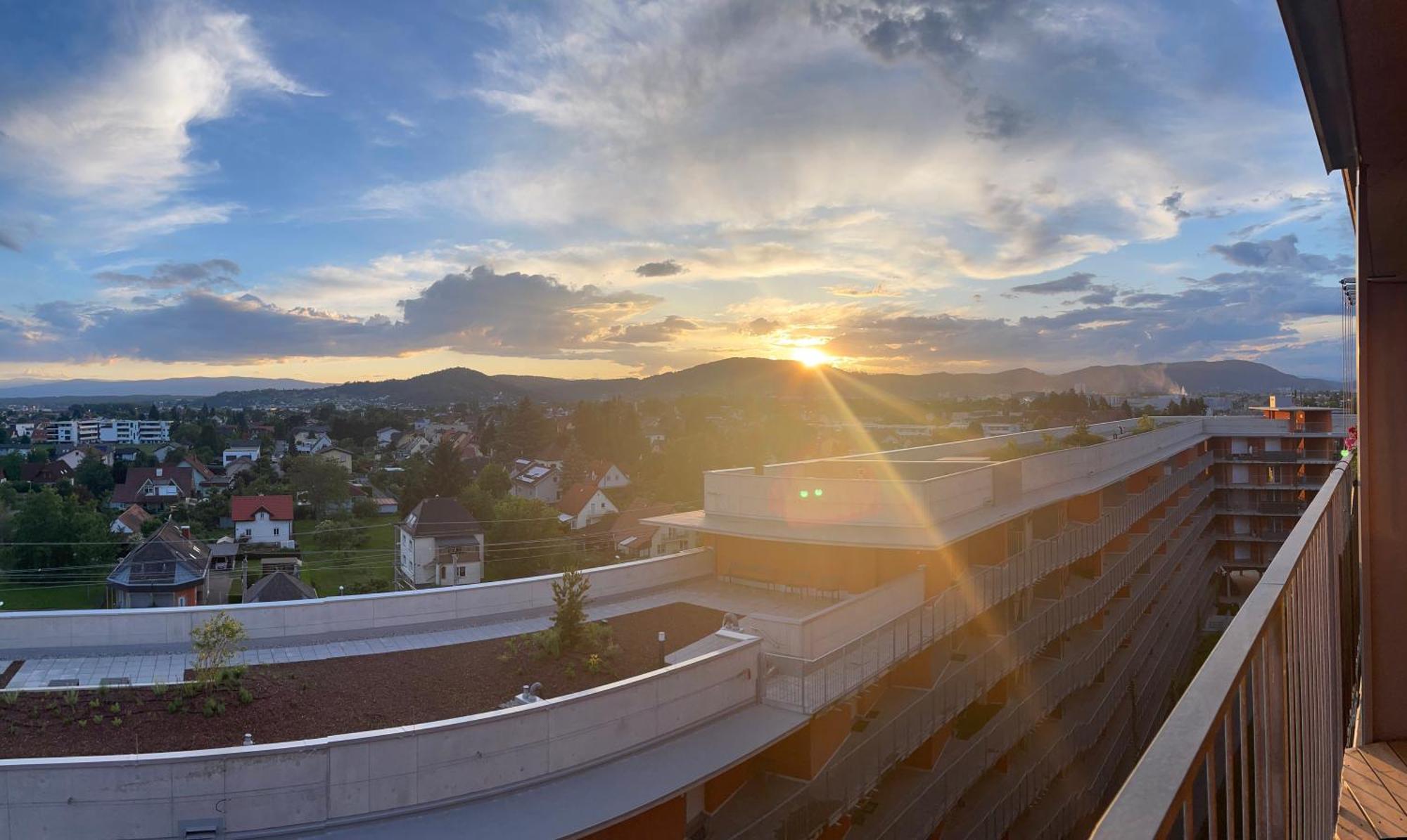 100 Qm Penthouse, Self-Check-In, 2 Parkplaetze Lejlighed Graz Eksteriør billede