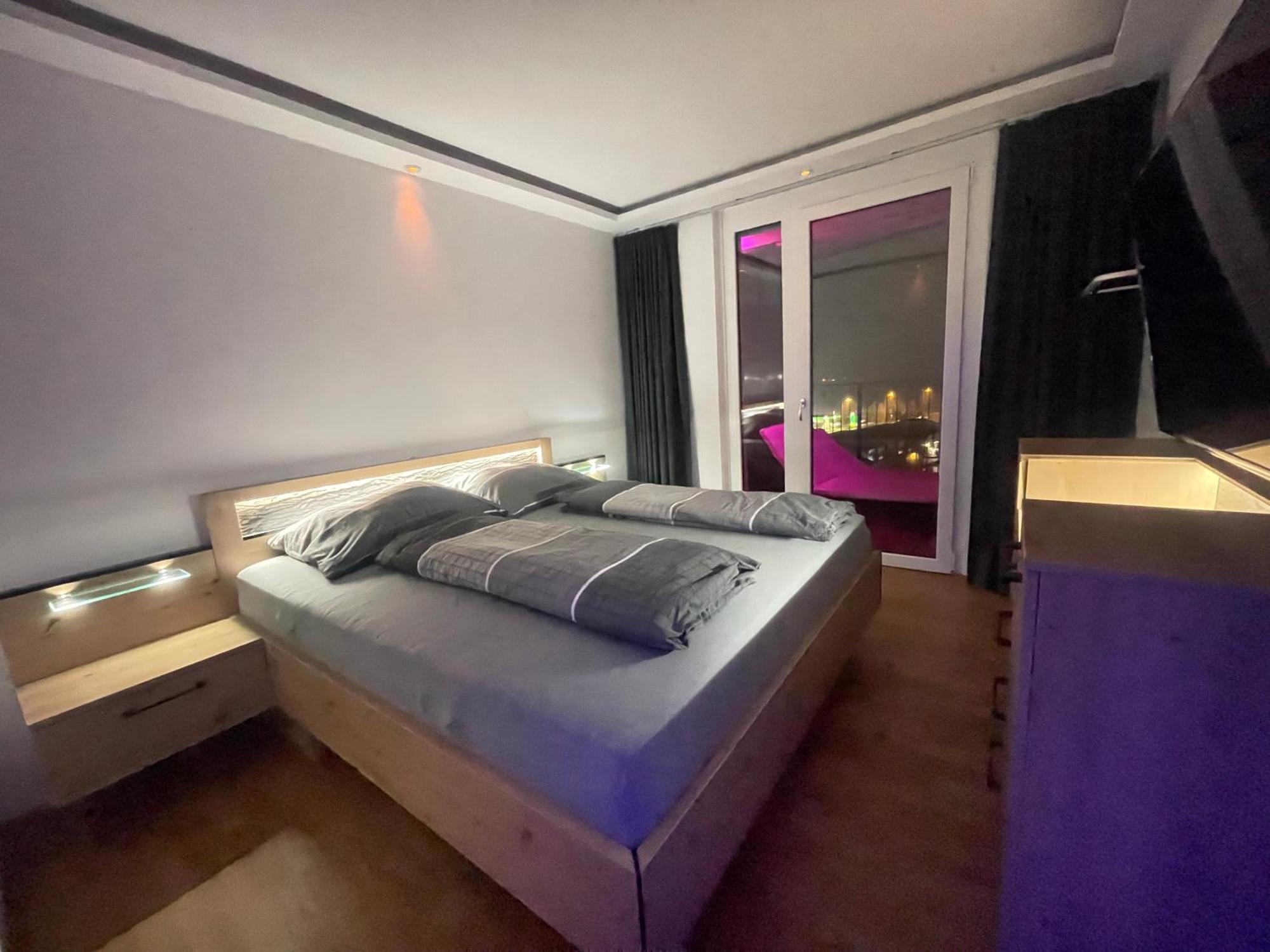 100 Qm Penthouse, Self-Check-In, 2 Parkplaetze Lejlighed Graz Eksteriør billede